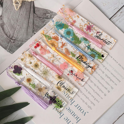 Pressed Floral Bookmark for Women,Custom Resin Bookmark, Personalized Bookmark, Floral Bookmark with Name, Holiday Gift for Her, Book Mark