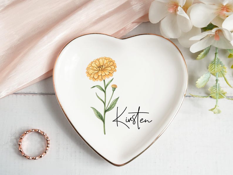 Personalized Birth Flower Trinket Dish,Custom Birthflower Ring Dish,Birthday Jewelry Dish For Friend,Wedding Bridesmaid Gift,Wedding Gift