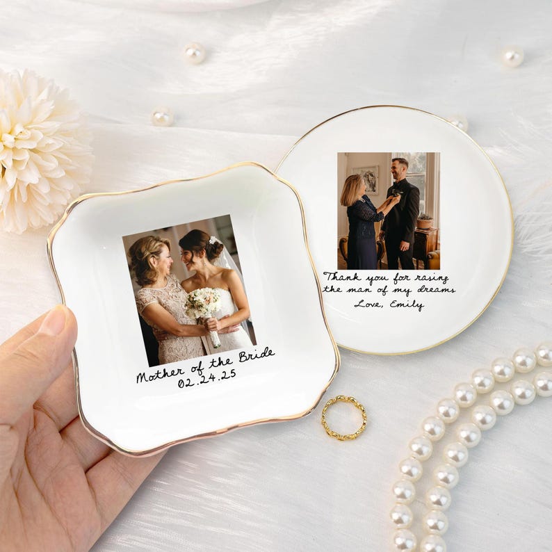 Custom Mom Gift From Daughter, Mother Of The Bride Gift, Mother Of The Groom Jewelry Dish, Wedding Favor Gift For Mom, Mom Ring Trinket Dish