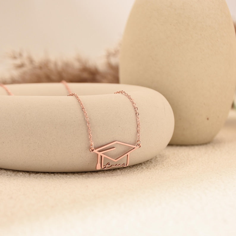 Personalized Graduation Necklace with Graduate's Name, Custom Name Necklace, Gold Name Grad Cap Necklace, Class of 2025 Gift, Gift for Her