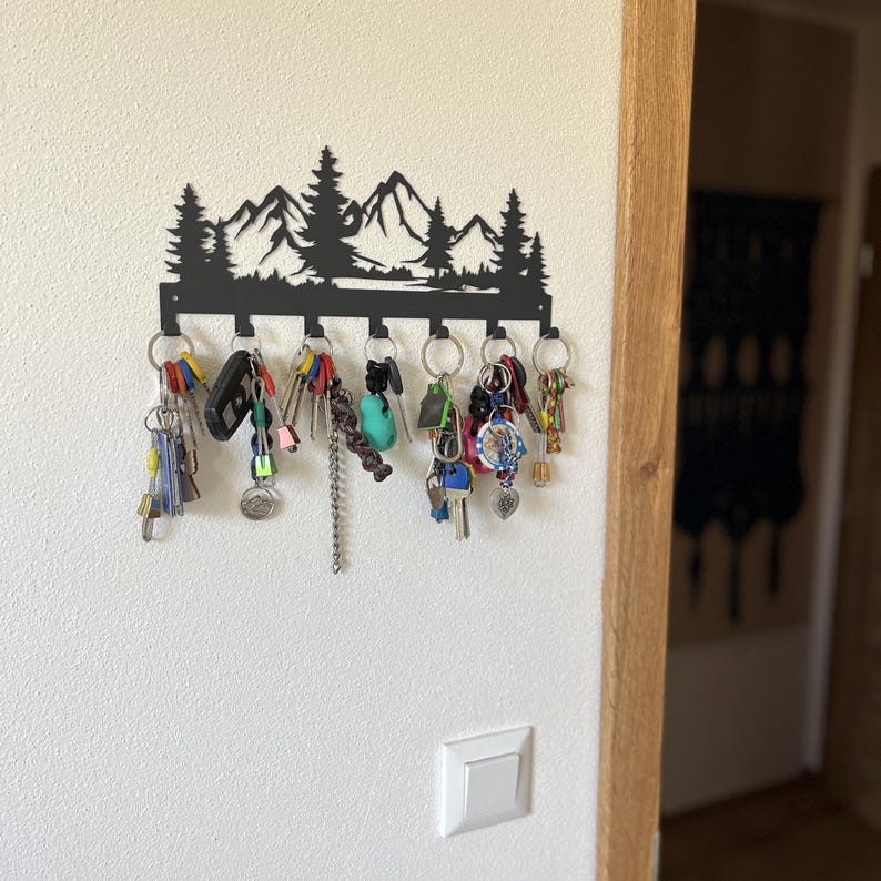 Metal Mountain Key Holder Gift for Hikers and Climbers