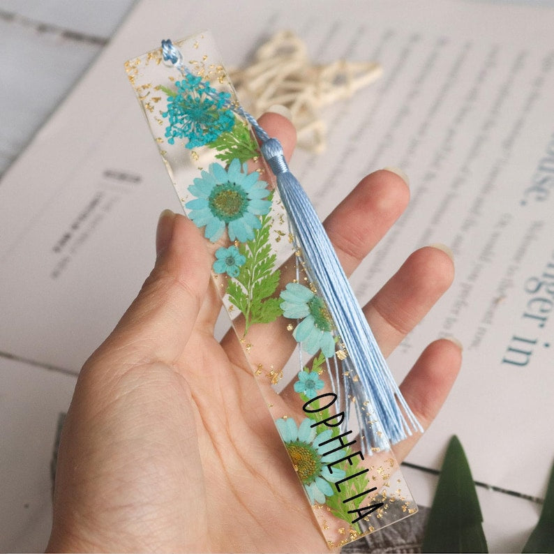 Pressed Floral Bookmark for Women,Custom Resin Bookmark, Personalized Bookmark, Floral Bookmark with Name, Holiday Gift for Her, Book Mark