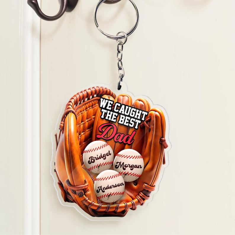 Personalized We Caught The Best Dad Keychain, Kid's Name Throwing Ball, Active Sports, Great Ball Catcher, Gift for Dad, Father's Day Gifts