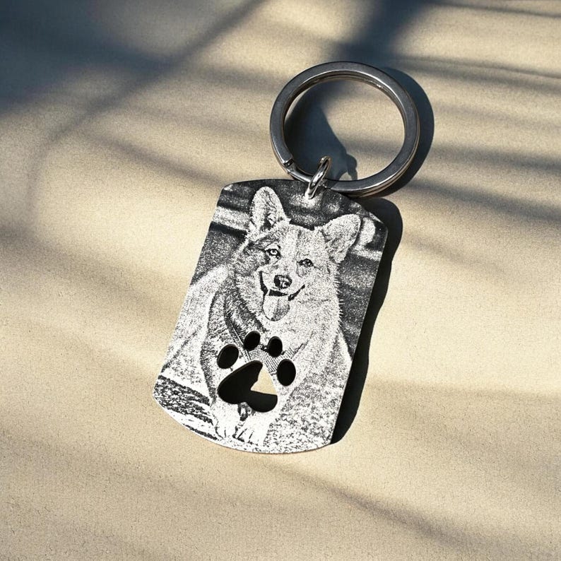 Personalised Pet Photo Keyring with Paw Cut Out | Photo Engraving | Pet Photo Engraved | Cat and Dog | Custom Name and Image Keychain