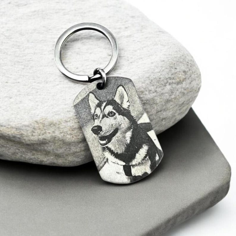 Personalised Pet Photo Keyring with Paw Cut Out | Photo Engraving | Pet Photo Engraved | Cat and Dog | Custom Name and Image Keychain