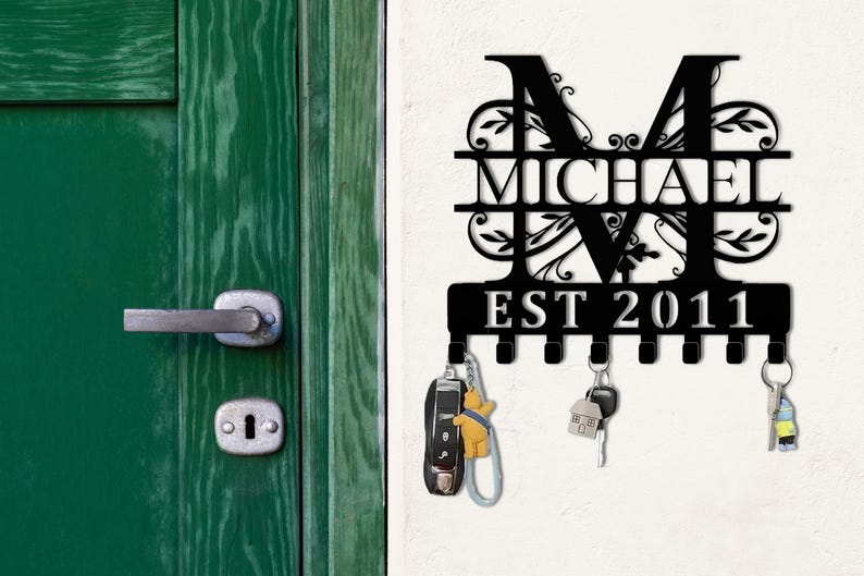 Personalized Home Key Holder for Wall Decor,Custom Family Name Sign,Last Name Sign,Metal Key Rack for Entryway Hallway,Key Hanger For Wall