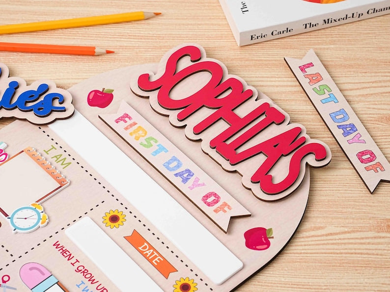 Custom First&Last Day of School Sign,Back to School Photo Prop for kids,Custom wood name sign,Personalized gift name sign,Kindergarten Sign