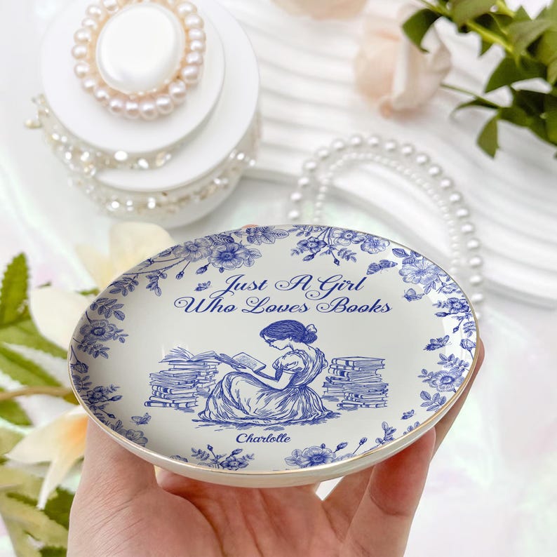 Personalized Jewelry Dish, A Girl Who Loves Books Chinoiserie Toile De Jouy, Jewelry Dish Gift for Friend, Bestie, Book Lovers Gift