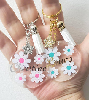 Personalized Daisy Acrylic Keychain: Custom Name Bag Tag