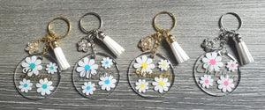 Personalized Daisy Acrylic Keychain: Custom Name Bag Tag
