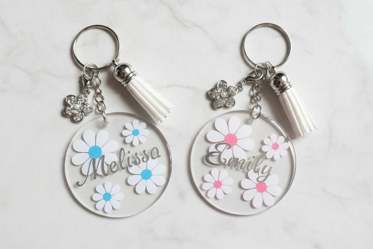 Personalized Daisy Acrylic Keychain: Custom Name Bag Tag