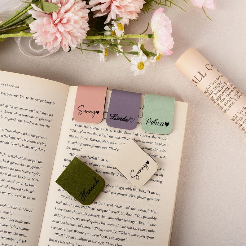 Personalised Leather Magnetic Bookmark,Custom Name Leather Bookmark,Accessories Gifts for Reader, Book Lover Gifts,Birthday Gift for Him/Her