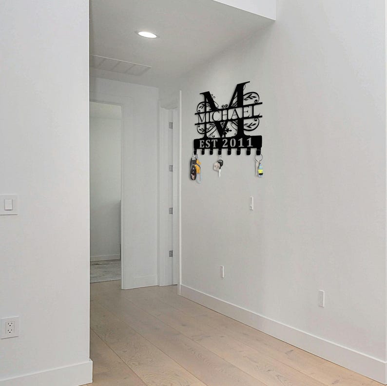 Personalized Home Key Holder for Wall Decor,Custom Family Name Sign,Last Name Sign,Metal Key Rack for Entryway Hallway,Key Hanger For Wall
