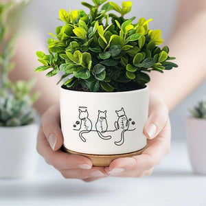 Custom Cat's Name Plant Pot, Personalised Gifts, Unique Cat Lover Present,Gift For Cat Owner,Family Gift, Pet Lover, Line Art Cute Cat/Dog