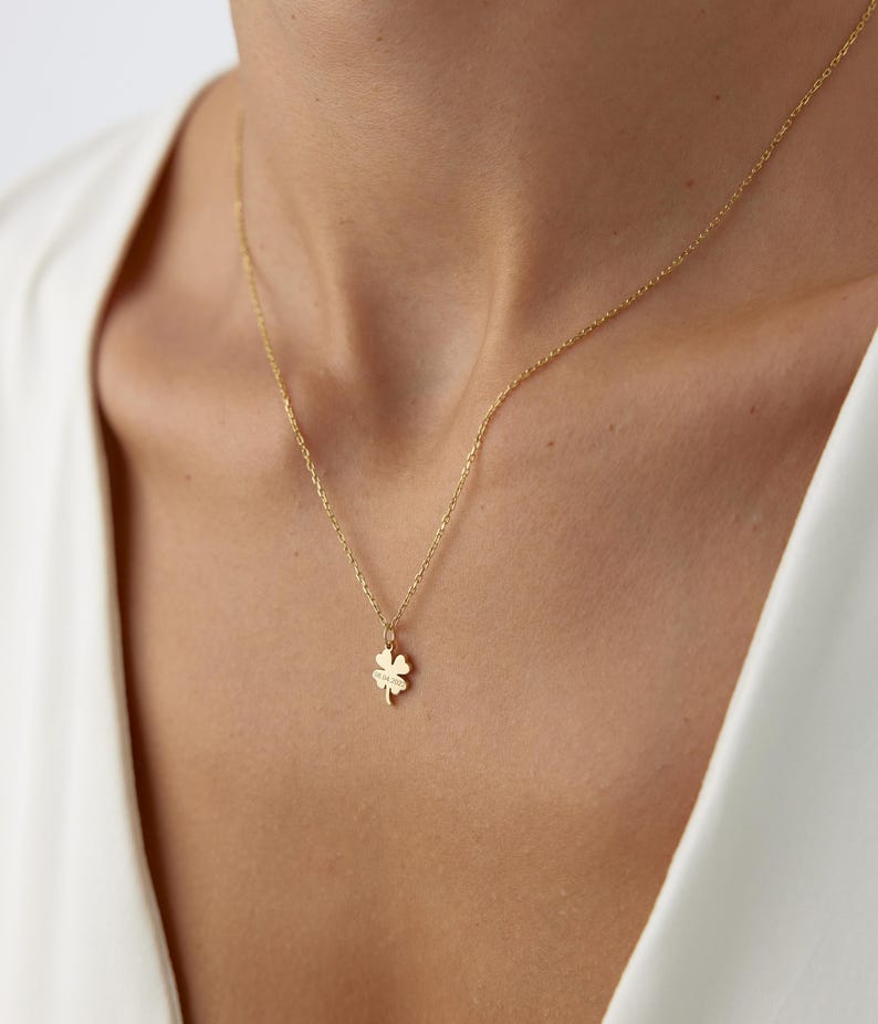 Gold Clover Necklace, 4 Leaf Clover Necklace, Dainty Necklace, Christmas Gift, Dainty Mom Necklace, Gift for Her, Good Luck Pendant