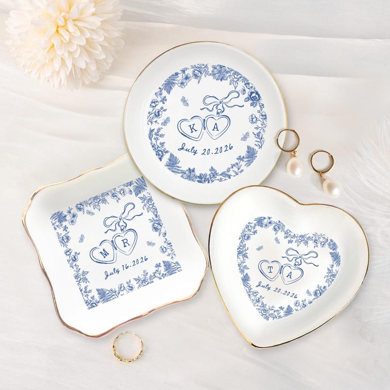 Custom Locked Ring Dish, Personalized Wedding Gift for Couple, Engagement Gift, Sentimental Gift for Bride, Handmade Custom Ring Holder Gift