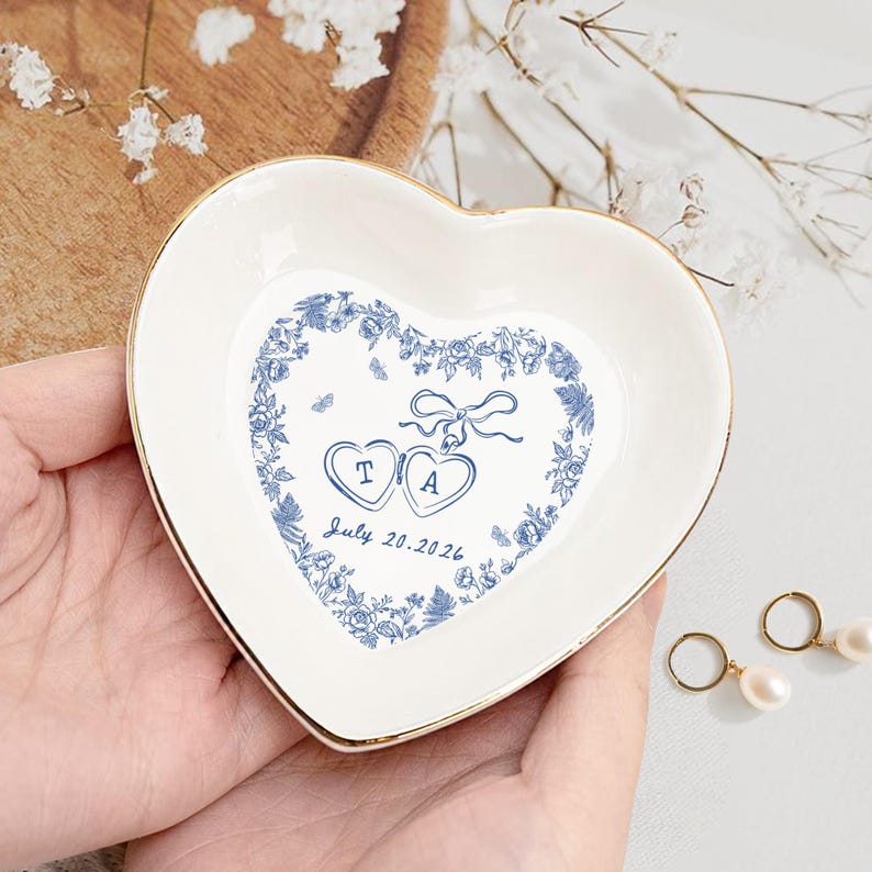 Custom Locked Ring Dish, Personalized Wedding Gift for Couple, Engagement Gift, Sentimental Gift for Bride, Handmade Custom Ring Holder Gift