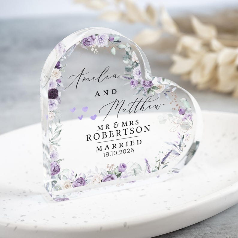 Personalised Mr & Mrs Wedding Gift Present, Anniversary Mr and Mrs Gift, Heart Plaque, Engagement Gift, Date Keepsake Gift, Engaged Gifts