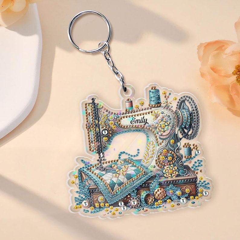 Vintage Sewing Machine Keychain Personalized, Embellished Tailor Key Ring,Gift for Seamstress,Rhinestone Sewing Lover Accessory,Gift For Mom