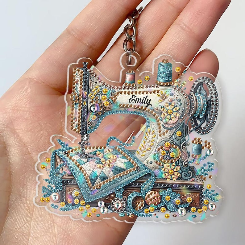 Vintage Sewing Machine Keychain Personalized, Embellished Tailor Key Ring,Gift for Seamstress,Rhinestone Sewing Lover Accessory,Gift For Mom