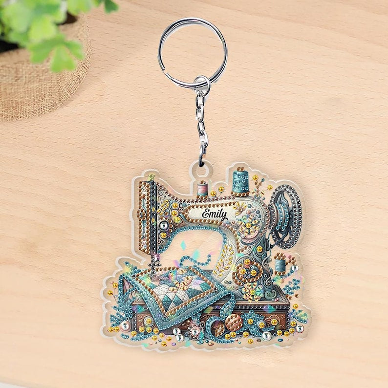 Vintage Sewing Machine Keychain Personalized, Embellished Tailor Key Ring,Gift for Seamstress,Rhinestone Sewing Lover Accessory,Gift For Mom