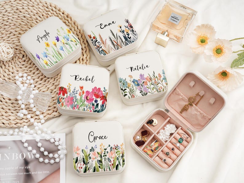 Personalized Floral Leather Travel Jewelry Box, Bridesmaid Gift,Holiday Gifts for Women, Birthday Gifts