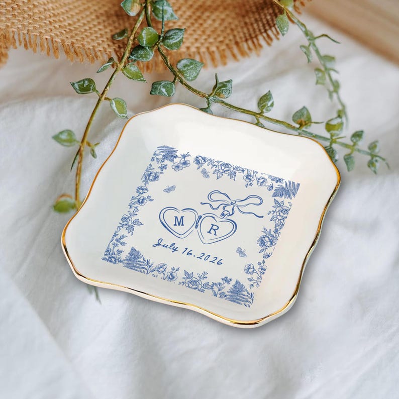 Custom Locked Ring Dish, Personalized Wedding Gift for Couple, Engagement Gift, Sentimental Gift for Bride, Handmade Custom Ring Holder Gift