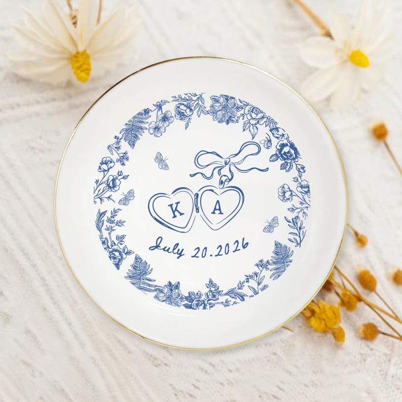 Custom Locked Ring Dish, Personalized Wedding Gift for Couple, Engagement Gift, Sentimental Gift for Bride, Handmade Custom Ring Holder Gift