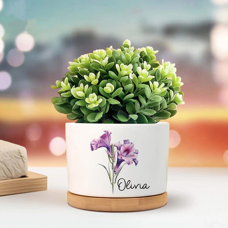 Custom Birth Month Flower Plant Pot, Personalized Name Planter, Birthday Flower Gift, Garden Gift For Her, Floral Garden Gift for Her