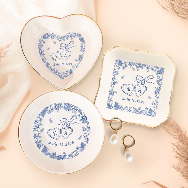 Custom Locked Ring Dish, Personalized Wedding Gift for Couple, Engagement Gift, Sentimental Gift for Bride, Handmade Custom Ring Holder Gift