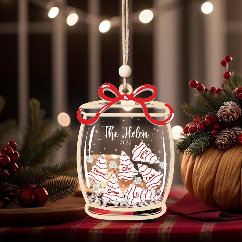 Personalized Family Christmas Ornament: 3D Shaker Keepsake, Custom Names & Year 2025