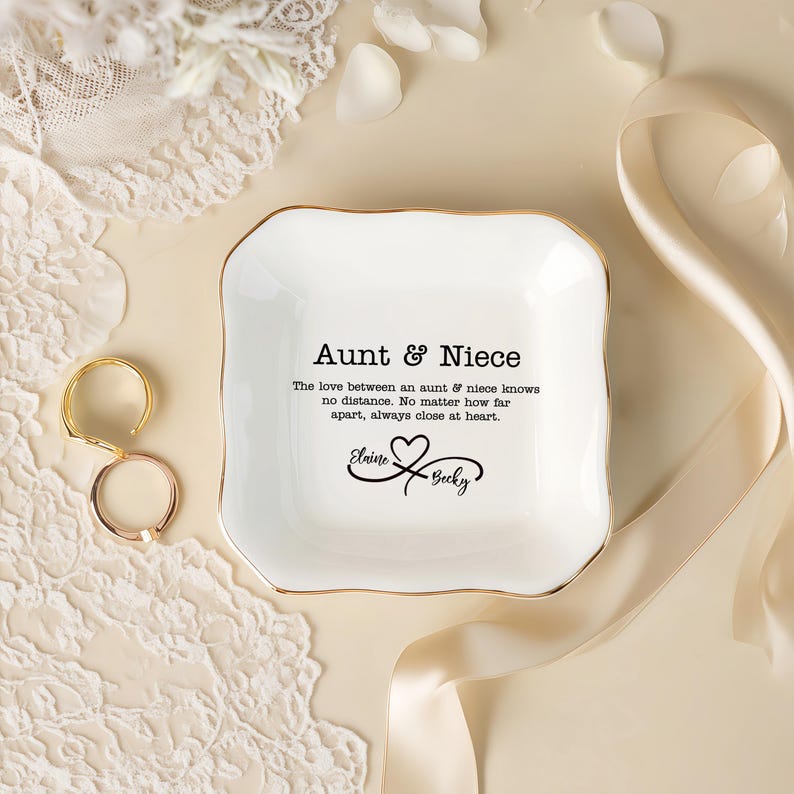 Personalized Aunt Niece Heart Ring Dish, Aunt Niece Gift, Gift For Aunt from Nephew or Niece, Wedding Gifts, Gift for Auntie, Birthday Gifts