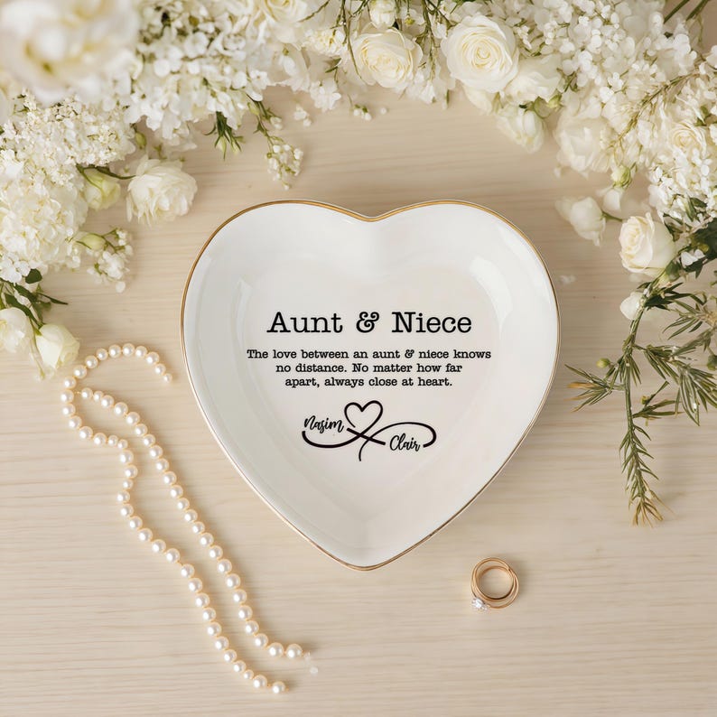 Personalized Aunt Niece Heart Ring Dish, Aunt Niece Gift, Gift For Aunt from Nephew or Niece, Wedding Gifts, Gift for Auntie, Birthday Gifts