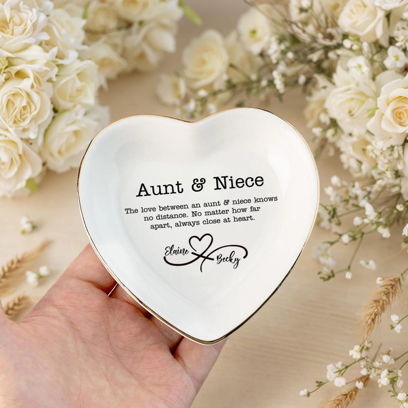 Personalized Aunt Niece Heart Ring Dish, Aunt Niece Gift, Gift For Aunt from Nephew or Niece, Wedding Gifts, Gift for Auntie, Birthday Gifts