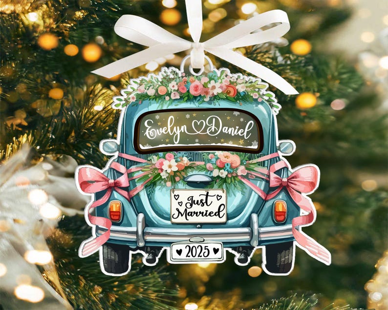 Just Married Ornament, Newlywed Christmas Ornament, Custom Couple First Christmas 2025 Ornament, Couple in a Car Ornament, Wedding Gift