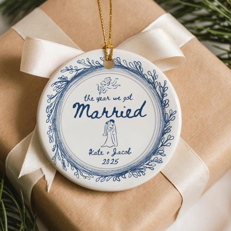 Personalized Wedding Ornament 2025, The Year We Got Married Ornament, Custom Couple Names Christmas Ornament, Newlywed Holiday Gift Keepsake