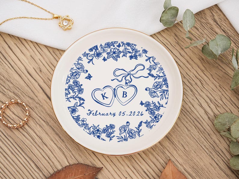 Personalized Locked Ring Dish, Custom Wedding Gift for Couple, Engagement Gift for Her, Gift for Bride, Ring Holder, Toile De Jouy Ring Dish