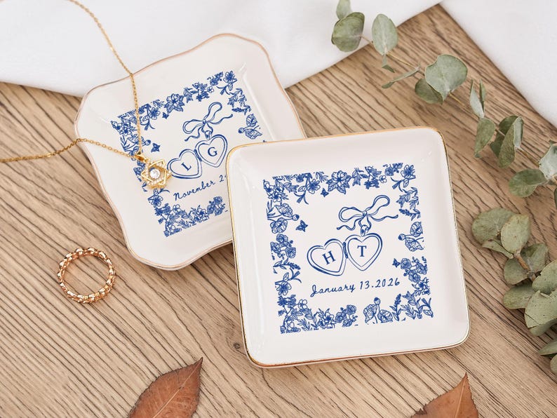 Personalized Locked Ring Dish, Custom Wedding Gift for Couple, Engagement Gift for Her, Gift for Bride, Ring Holder, Toile De Jouy Ring Dish