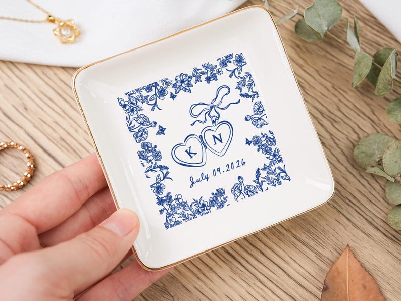 Personalized Locked Ring Dish, Custom Wedding Gift for Couple, Engagement Gift for Her, Gift for Bride, Ring Holder, Toile De Jouy Ring Dish