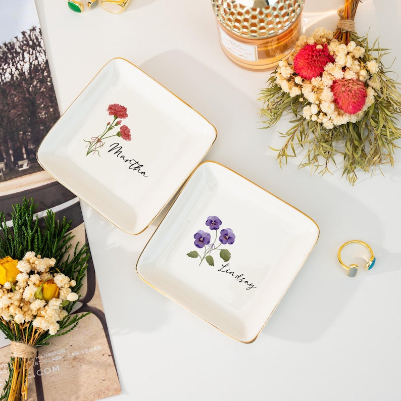 Personalized Birth Flower Jewelry Dish,Custom Name Trinket Tray,Mother's Day Gift,Birthday Gift For Mom Bestie Grandma Nana,Bridesmaid Gifts