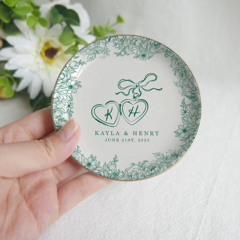 Custom Engagement Gift, Personalized Wedding Gift for Couple, Sentimental Gift for Bride, Custom Mr Mrs Ring Dish Holder Wedding Gift