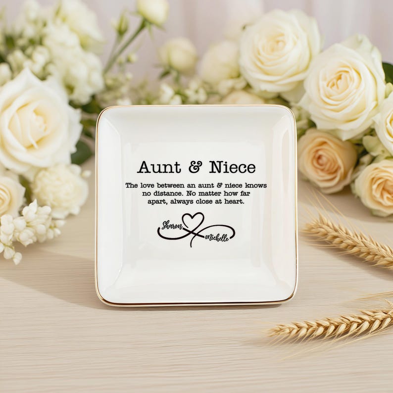 Personalized Aunt Niece Heart Ring Dish, Aunt Niece Gift, Gift For Aunt from Nephew or Niece, Wedding Gifts, Gift for Auntie, Birthday Gifts
