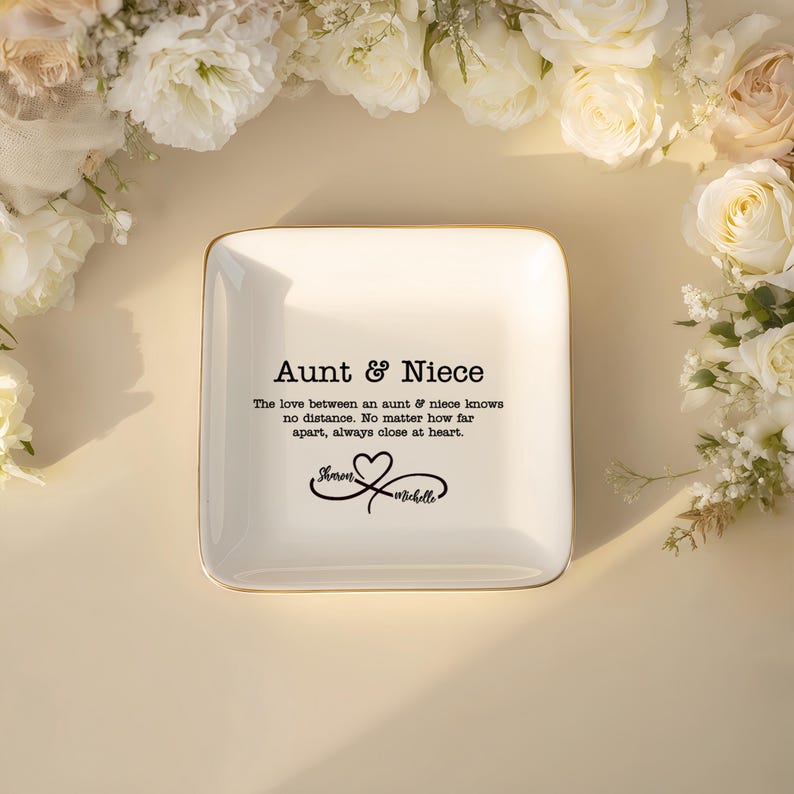 Personalized Aunt Niece Heart Ring Dish, Aunt Niece Gift, Gift For Aunt from Nephew or Niece, Wedding Gifts, Gift for Auntie, Birthday Gifts