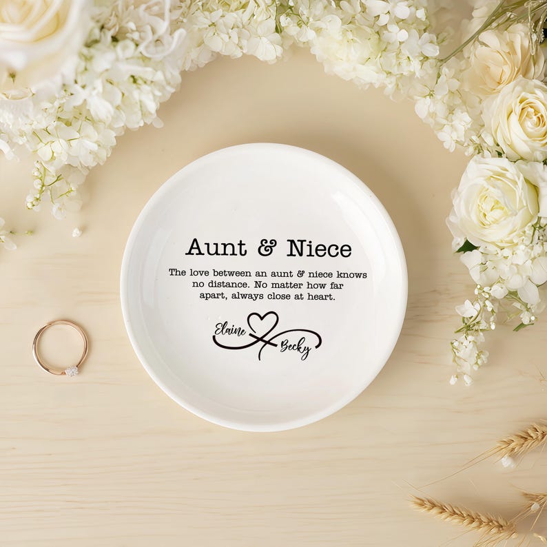 Personalized Aunt Niece Heart Ring Dish, Aunt Niece Gift, Gift For Aunt from Nephew or Niece, Wedding Gifts, Gift for Auntie, Birthday Gifts