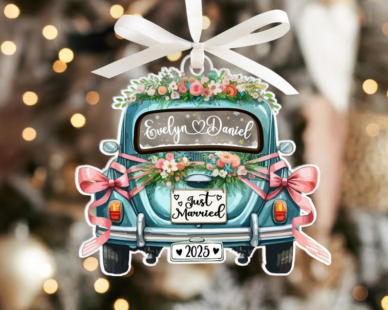 Just Married Ornament, Newlywed Christmas Ornament, Custom Couple First Christmas 2025 Ornament, Couple in a Car Ornament, Wedding Gift