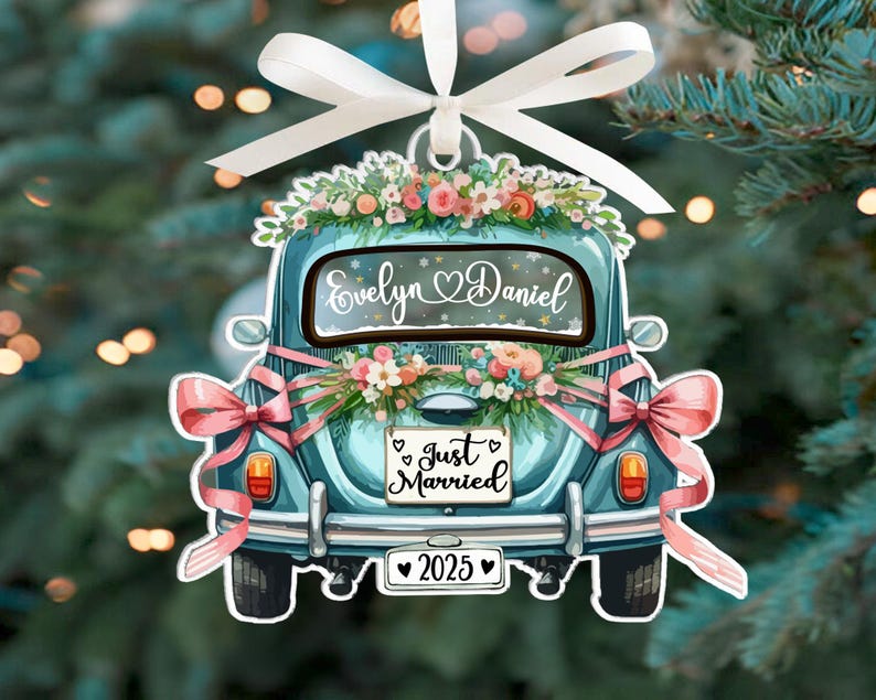 Just Married Ornament, Newlywed Christmas Ornament, Custom Couple First Christmas 2025 Ornament, Couple in a Car Ornament, Wedding Gift