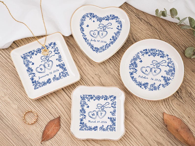 Personalized Locked Ring Dish, Custom Wedding Gift for Couple, Engagement Gift for Her, Gift for Bride, Ring Holder, Toile De Jouy Ring Dish
