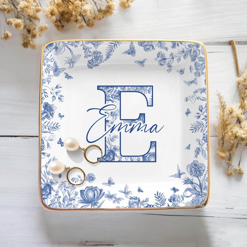 Custom Chinoiserie Initial Jewelry Dish Blue Toile Ring Tray, Bridesmaid Proposal Gift, Christmas Present for Her, Personalized Trinket