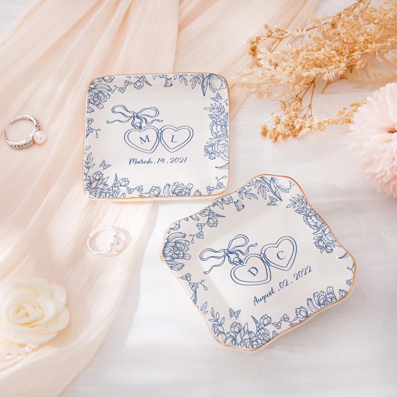Personalized Locked Ring Dish, Wedding Gift for Couple, Toile De Jouy Jewelry Dish, Sentimental Gift for Bride, Engagement Gift, Anniversary