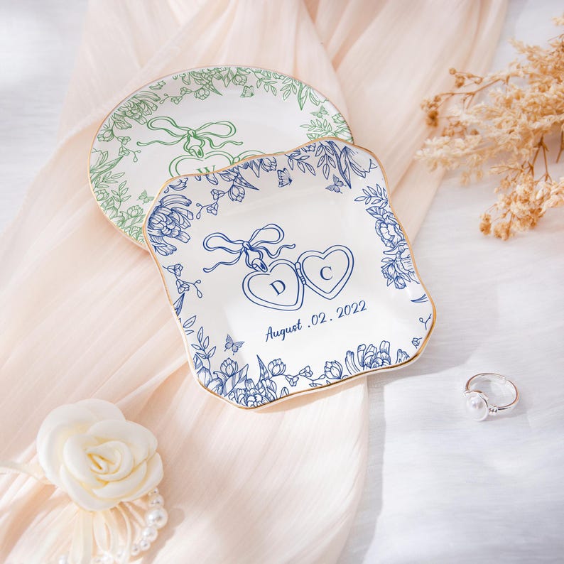 Personalized Locked Ring Dish, Wedding Gift for Couple, Toile De Jouy Jewelry Dish, Sentimental Gift for Bride, Engagement Gift, Anniversary